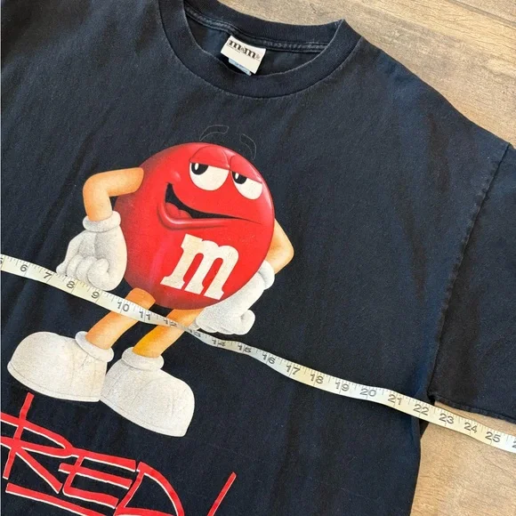 Vintage 2011 M&Ms Red M&M black graphic tshirt - Picture 14 of 16